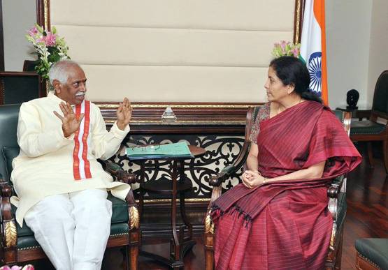 निर्मला सीतारमण हैं JNU की पूर्व छात्र, कांग्रेसी MLA थे सास-ससुर