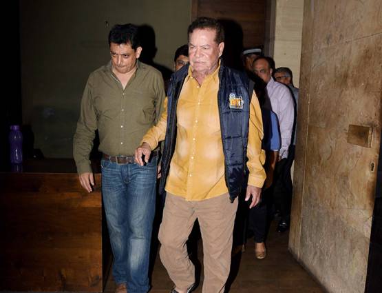 देर रात जुड़वां-2 देखने पहुंचे सलमान खान, यूलिया वंतूर भी आईं नजर