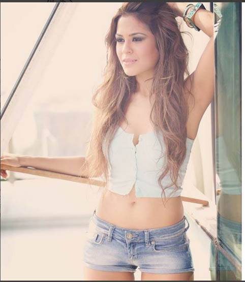 19 साल में कितनी बदली इस स्टार की ऑनस्क्रीन 'बेटी', देखें Photos