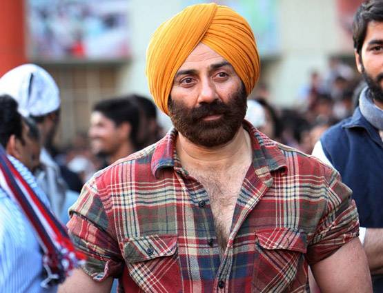 देओल फैमिली का माहौल: आज भी धर्मेन्द्र से सनी का कुछ ऐसा है रिश्ता