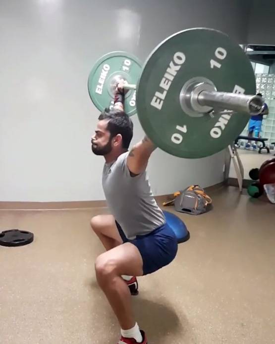 जानें- क्या खाना खाकर और कौन सी एक्सरसाइज कर फिट रहते हैं विराट कोहली