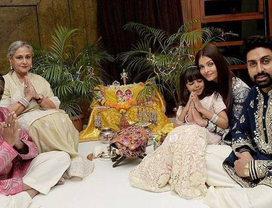 काफी बदली-बदली नजर आ रही हैं ऐश्वर्या, दिवाली पूजा की फोटो वायरल