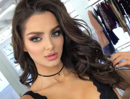 इन्हें कहा जा रहा है दुनिया की सबसे खूबसूरत महिला, देखें Photos