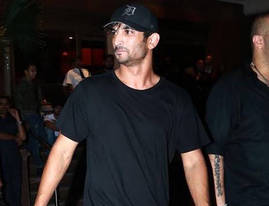 Mommy गौरी की पार्टी में सुनहरा दिखा सुहाना का अंदाज