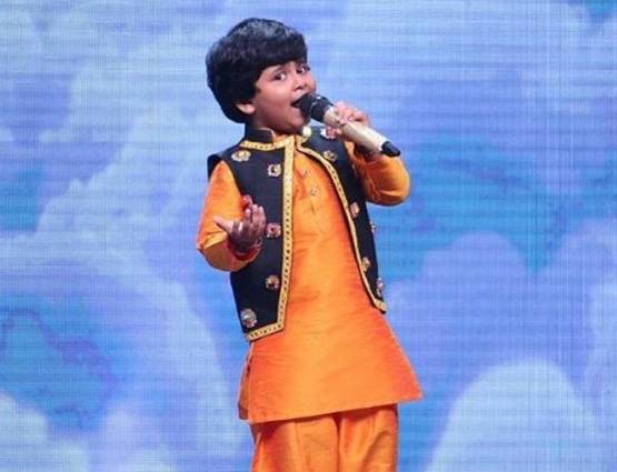 5 साल की उम्र में भगवान बन गया ये बच्चा, SRK और सनी भी फैन