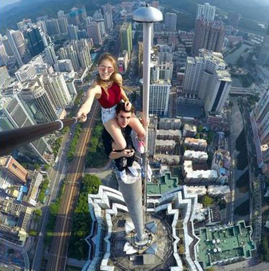 इतनी ऊंचाई पर फोटोशूट कराती है ये लड़की, देखें डराने वाली 20 Photos