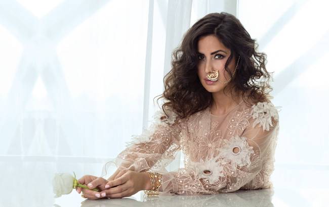 लाइट मेकअप में फोटोशूट, पहली बार ऐसी दिखीं कटरीना कैफ