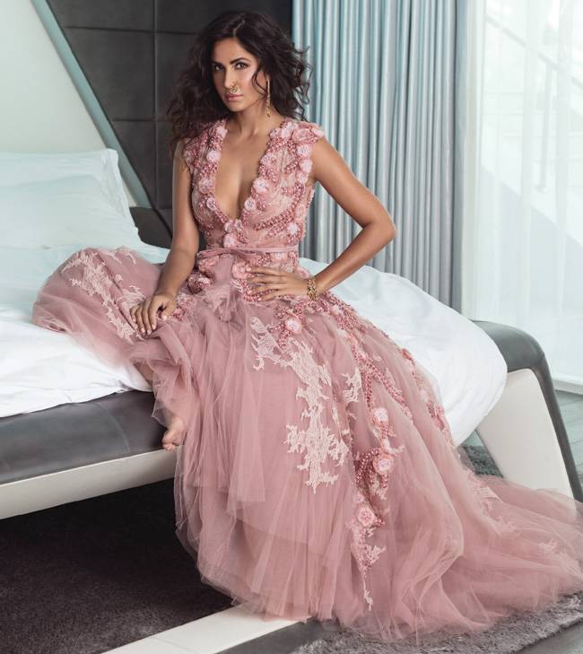 लाइट मेकअप में फोटोशूट, पहली बार ऐसी दिखीं कटरीना कैफ