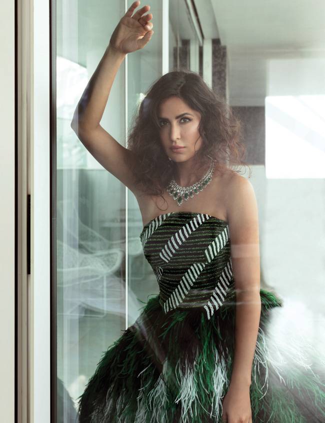 लाइट मेकअप में फोटोशूट, पहली बार ऐसी दिखीं कटरीना कैफ