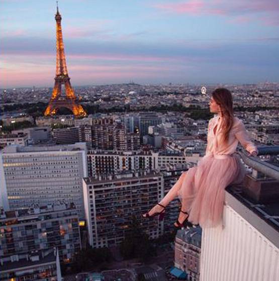 इतनी ऊंचाई पर फोटोशूट कराती है ये लड़की, देखें डराने वाली 20 Photos