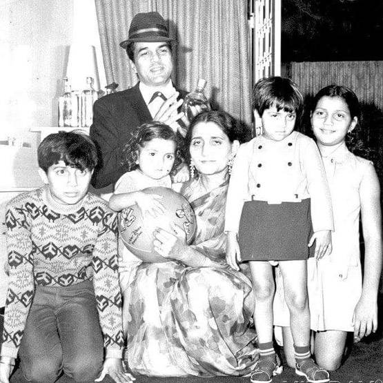 पापा की जींस पहन दोस्तों पर रौब जमाते थे सनी, देखें PHOTOS