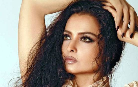 किसके नाम का सिंदूर लगाती हैं रेखा? उन्हें लेकर हुए हैं ये विवाद