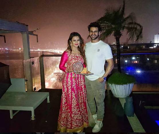 PHOTOS: बॉलीवुड और टीवी सिलेब्स ने ऐसे मनाया करवा चौथ