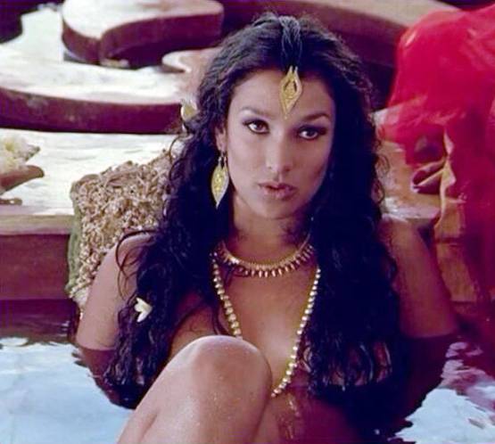 'कामसूत्र' की ये हीरोइन फिर चर्चा में, इस शो में दे रहीं बोल्‍ड सीन