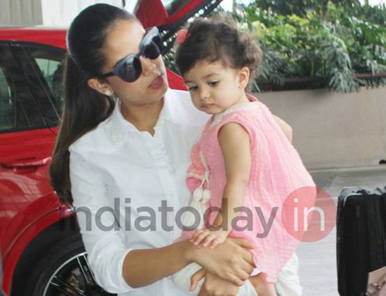 Pics: शाहिद-मीरा की बेटी की ये तस्वीरें बना देंगी आपका दिन