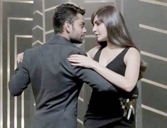 जब विराट ने कही ये बात-सुनकर शरमा गईं अनुष्‍का, देखें PICS