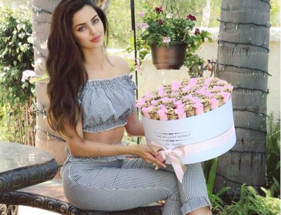 इन्हें कहा जा रहा है दुनिया की सबसे खूबसूरत महिला, देखें Photos