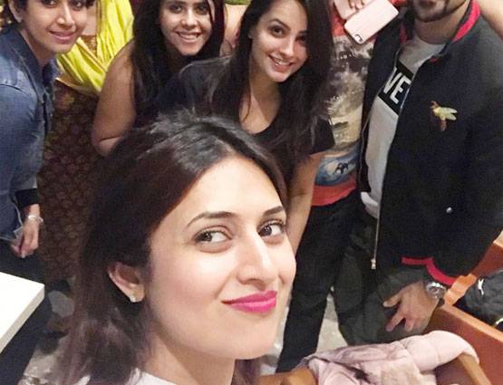 बुडापेस्ट में FUN MODE में दिखीं 'ये हैं मोहब्बतें' की स्टारकास्ट