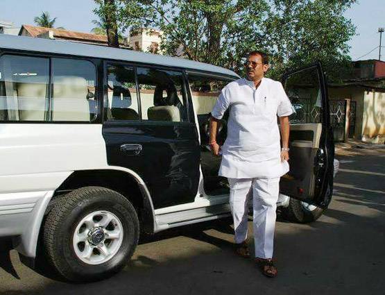 मिलिए शिवाजी के वंशज से, लग्जरी कारों से लेकर बुलेट चलाने के हैं शौकीन