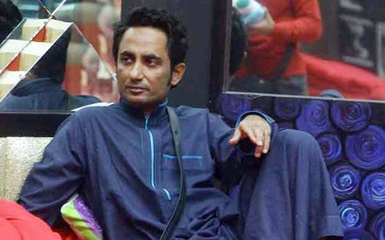 Bigg Boss: सलमान पर FIR कराने वाले जुबैर की पहचान पर विवाद
