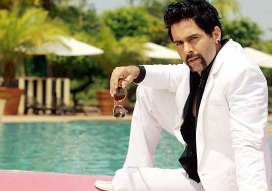 कास्टिंग काउच में फंसा था ये टीवी एक्टर,  18 साल छोटी उम्र की लड़की से की थी शादी