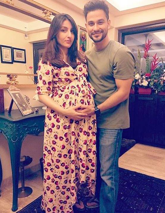 ऐसी दिखती है सोहा-कुणाल की बेटी, सामने आई पहली PHOTO