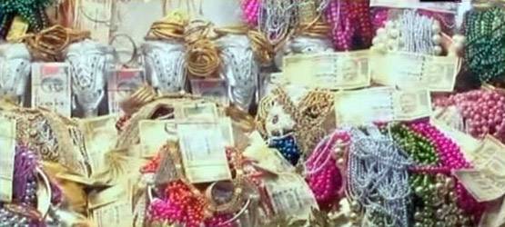 महालक्ष्‍मी मंदिर: नोटों से बनते हैं बंदनवार, प्रसाद में मिलता है सोना