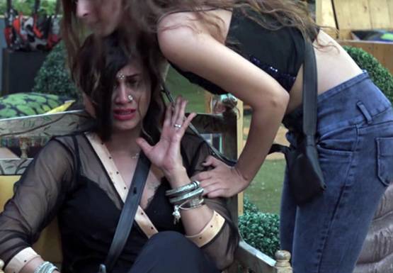 सपना के तंज से रो पड़ीं अर्शी, जानें- क्या है सेक्स स्कैंडल विवाद