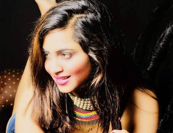 अर्शी के 8 विवाद: हिजाब में बिकिनी फोटो के बाद जारी हुआ था फतवा