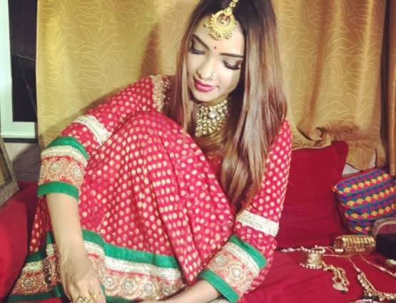 PHOTOS: बॉलीवुड और टीवी सिलेब्स ने ऐसे मनाया करवा चौथ