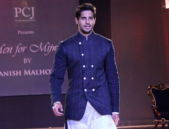 छठ पर्व 2017: ऐसे पहनेंगे कपड़े, तो आप पर ही ठहर जाएगी दुनिया की नजर