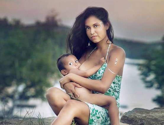 स्‍तनपान की ये तस्‍वीरें बदल देंगी आपके दिमाग की गंदी सोच...