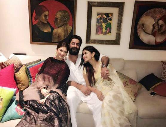 PHOTOS: मौनी रॉय का नहीं हुआ ब्रेकअप, बॉयफ्रेंड संग मनाई दिवाली