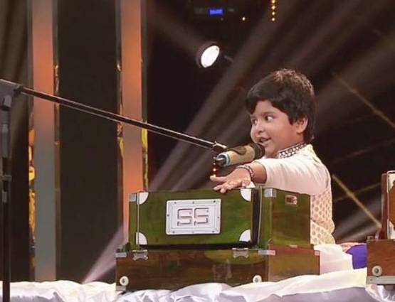 5 साल की उम्र में भगवान बन गया ये बच्चा, SRK और सनी भी फैन