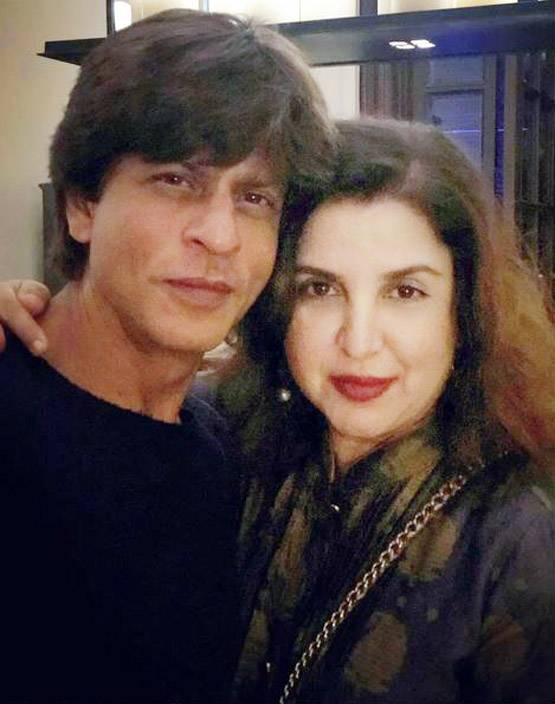 DIWALI PARTY: शाहरुख के घर सितारों का जमवाड़ा, नहीं दिखीं गौरी