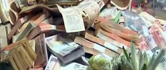 महालक्ष्‍मी मंदिर: नोटों से बनते हैं बंदनवार, प्रसाद में मिलता है सोना