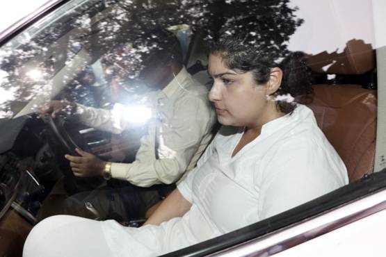 रानी मुखर्जी के पिता के अंतिम संस्कार में पहुंचींं ये सेलेब्रिटी