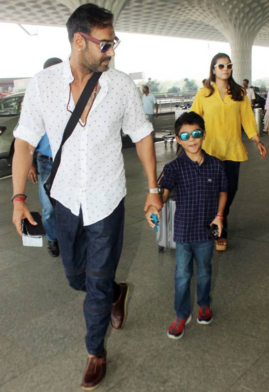 PHOTOS गोवा में परिवार संग छुट्टियां मना रही हैं रानी मुखर्जी की कजिन काजोल