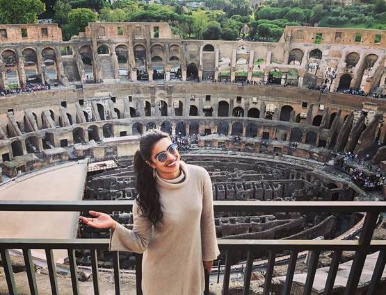 इटली पहुंचकर टूरिस्ट गाइड बन गईं प्रियंका, देखें PHOTOS