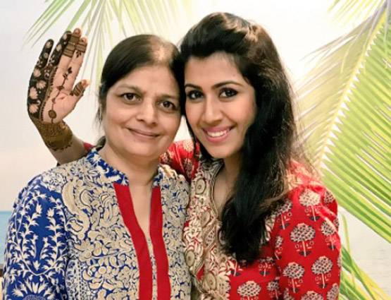 PHOTOS: बॉलीवुड और टीवी सिलेब्स ने ऐसे मनाया करवा चौथ