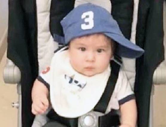 तैमूर की वायरल फोटोज के पीछे है किसका हाथ? नहीं मिलता क्रेडिट