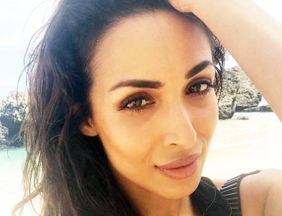 44 साल की उम्र में इतनी ग्लैमरस हैं मलाइका, नजरें हटाना मुश्क‍िल