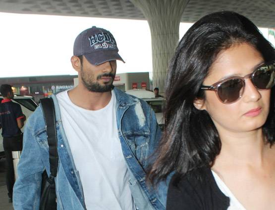 प्रतीक बब्बर की लाइफ में नई लड़की की एंट्री, एयरपोर्ट पर किस करते दिखे