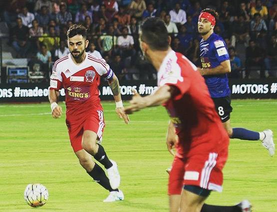 फुटबॉल में भी विराट-धोनी का दबदबा, रणबीर की टीम को हराया