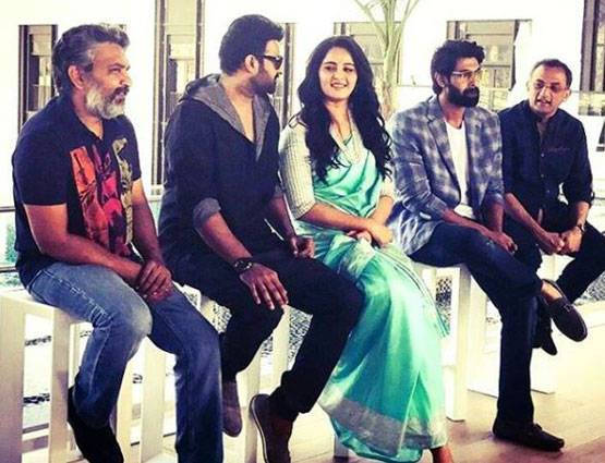 9 साल का है प्‍यार, कुछ एेसी है प्रभास-अनुष्‍का के बीच लव केमिस्‍ट्री