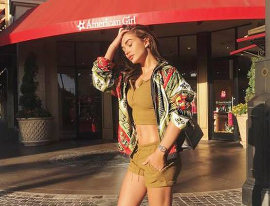 TOWEL लुक में नजर आई रजनीकांत की फिल्म की ये एक्ट्रेस, PHOTOS वायरल