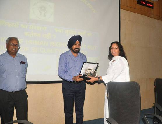 हनीप्रीत से राज उगलवाएगी ये अफसर, मिला है राष्‍ट्र‍पति सम्‍मान