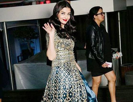 काफी बदली-बदली नजर आ रही हैं ऐश्वर्या, दिवाली पूजा की फोटो वायरल