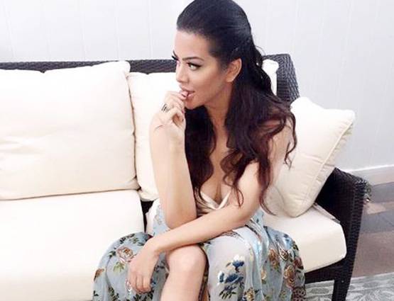 किसी स्टार से कम नहीं हैं संजय दत्त की बेटी, ये 10 तस्वीरें हैं सबूत