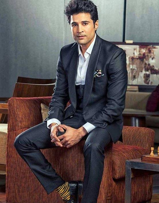 घर में बर्तन और झाड़ू-पोछा करता है ये एक्टर, कृतिका कामरा के साथ KISS हुआ था चर्चित